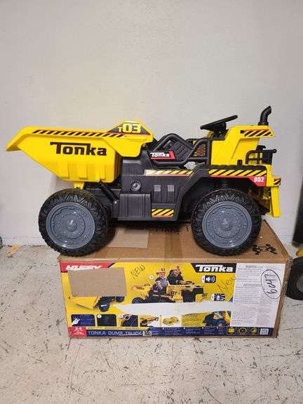 Tonka 12V Battery Powered Ride on Dump Truck (New)