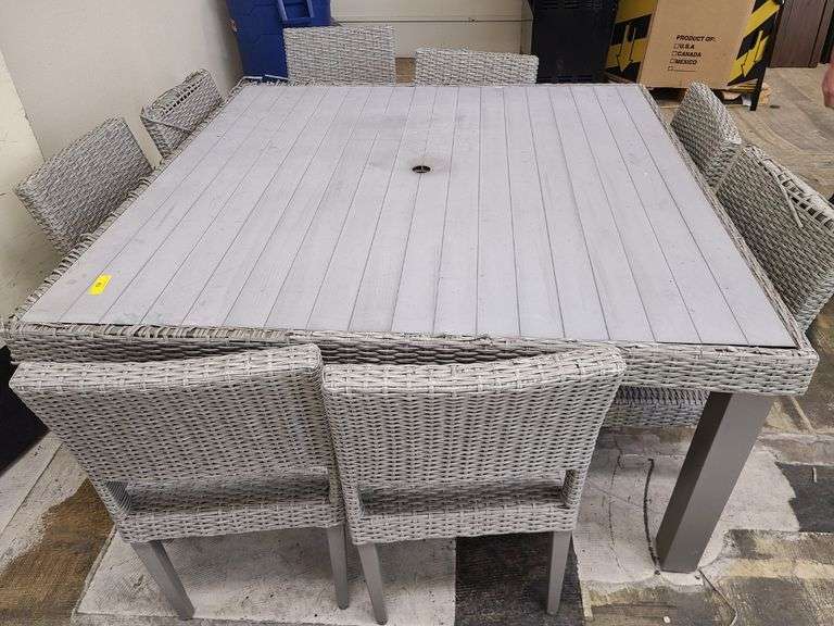 *Outdoor Patio Table with Chairs