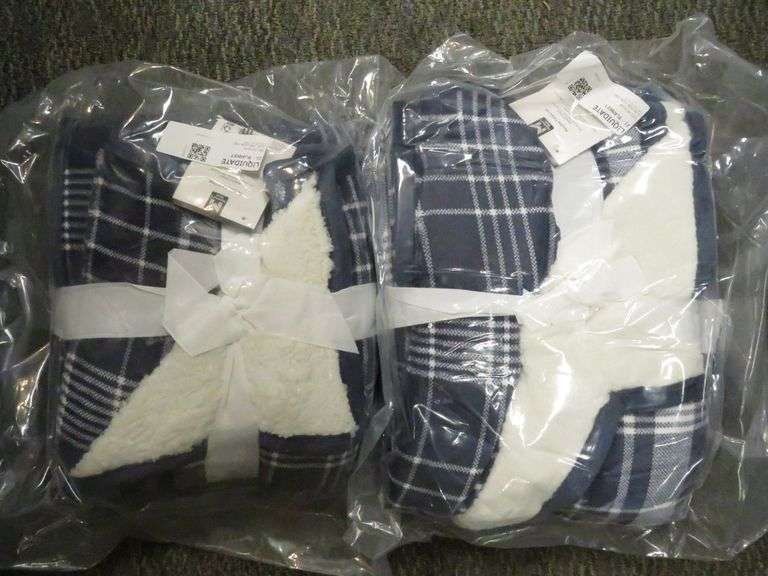 2 Plush Throws Prime Time Auctions Inc 2-plush-throws-prime-time-auctions-inc