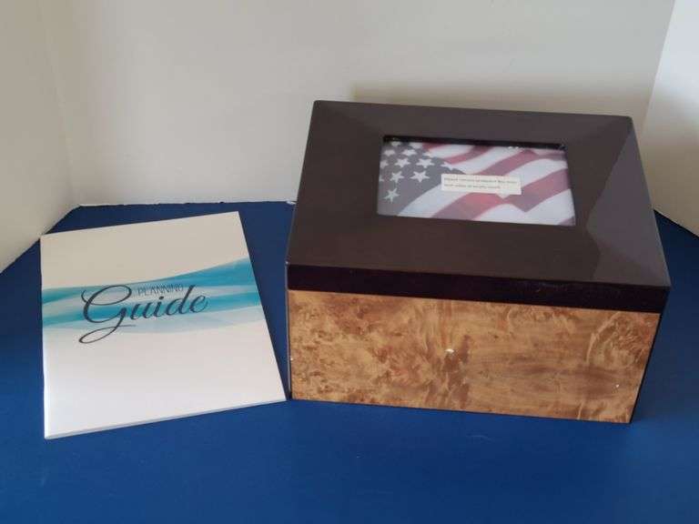Urn Memory Chest