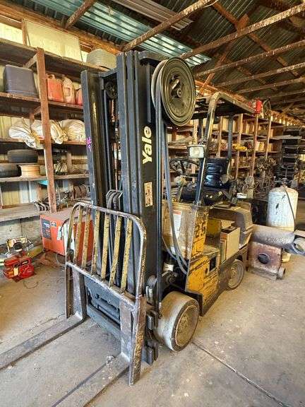 Yale Hyster Fork Lift with Cerro Five Battery Charging System