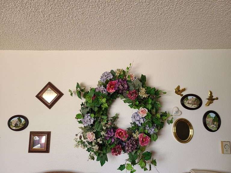 Wreath, 2) Wall Mirrors, 4) Hanging Pictures, Hanging Decorations