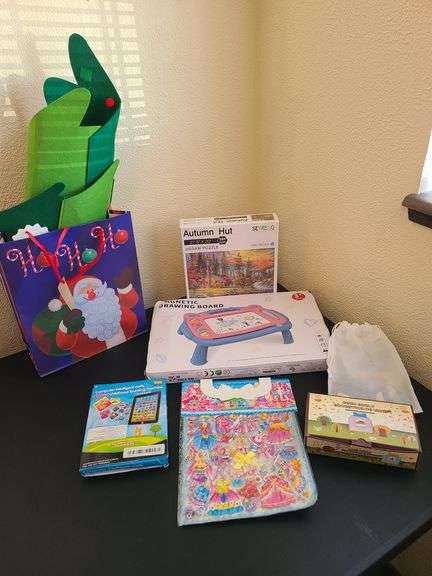 Magnetic Drawing Board, Holiday Decor, Jigsaw Puzzle, Stickers, Early Childhood Learning Machine, Felt Tree with Felt Decor