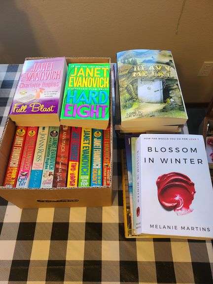 Books: Janet Evanovich, Joann Ross, Susan Elizabeth Phillips and More