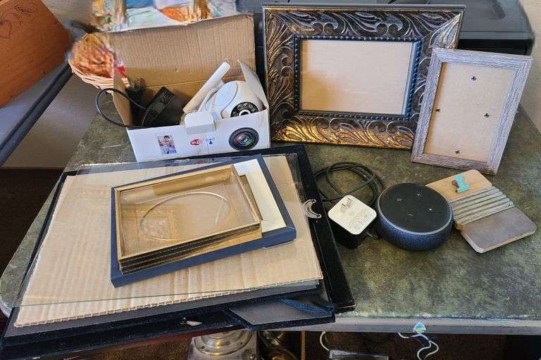 Amazon Echo Dot, Frames, Wifi Smart Camera