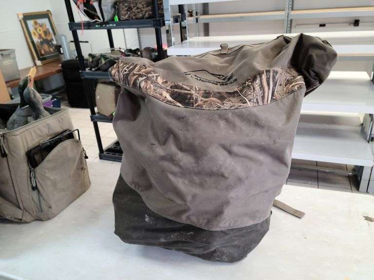 Landing Gear Decoy Bag with 20) Duck Decoys