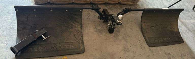 Receiver Hitch with Mud Flaps