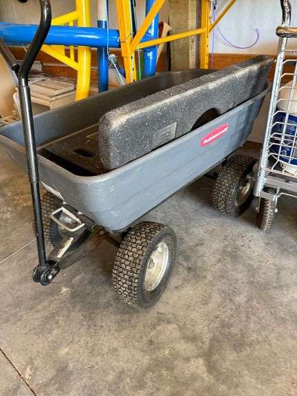 Rubbermaid Utility Cart with Roof Edge