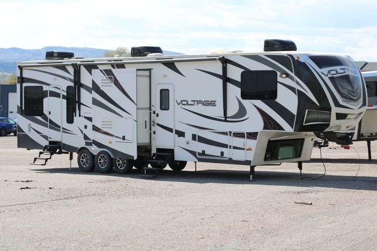 2014  Dutchmen  Voltage  V3950