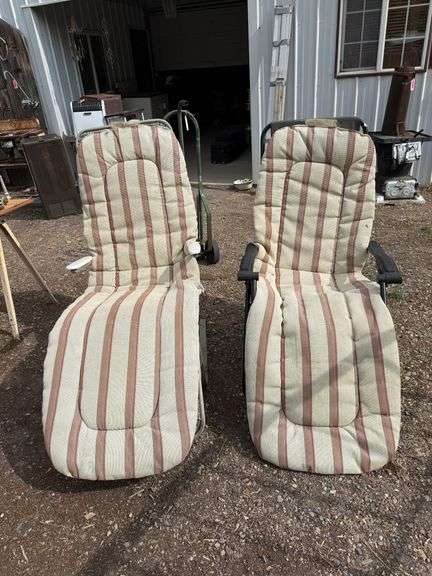 2) Lounge Chairs