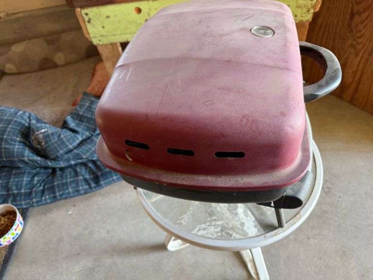 Table BBQ and Small Patio Side Table