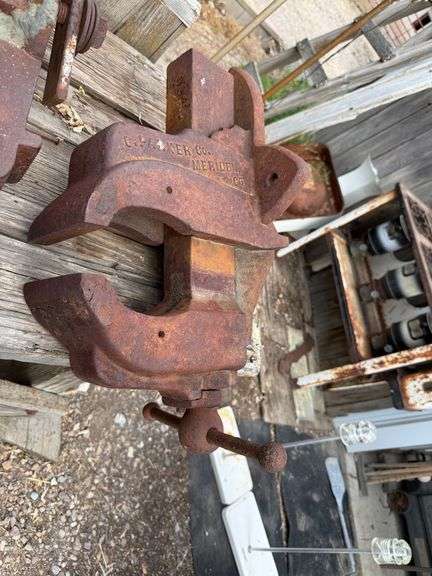 C. Parker Co. Bench Vise