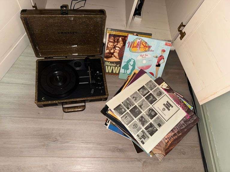 Crosley Record Player, Records