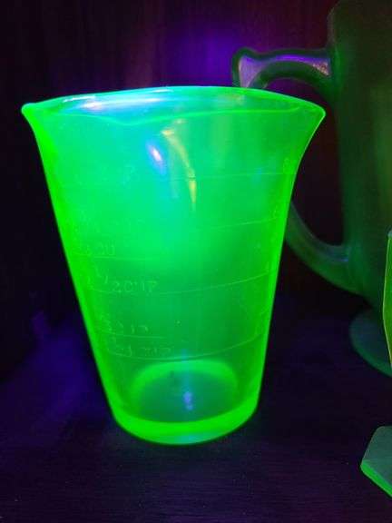 Green Uranium Depression Glass Salt and Pepper Shaker, Federal Glass Green Uranium Glass Syrup Pitcher/Green Depression Vaseline Glass Measuring Pitcher, Green Uranium Glass Pitcher