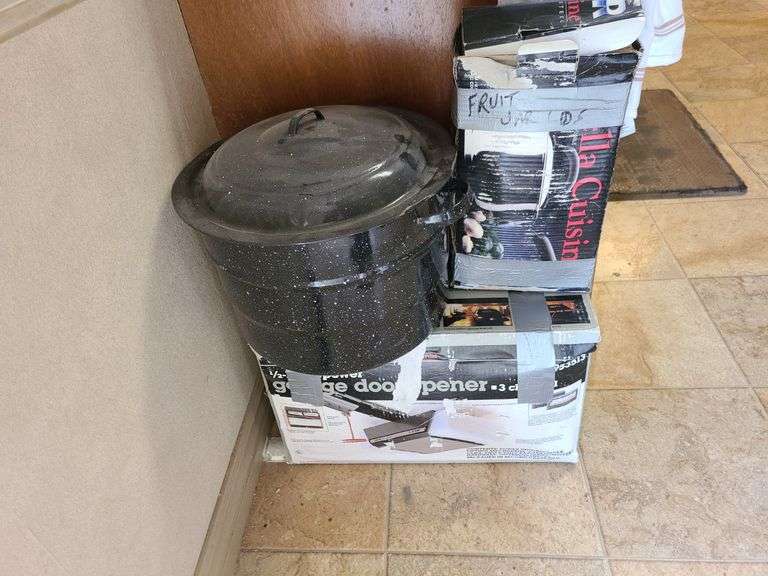 Canning Jars, Jar Rings, Cookpot