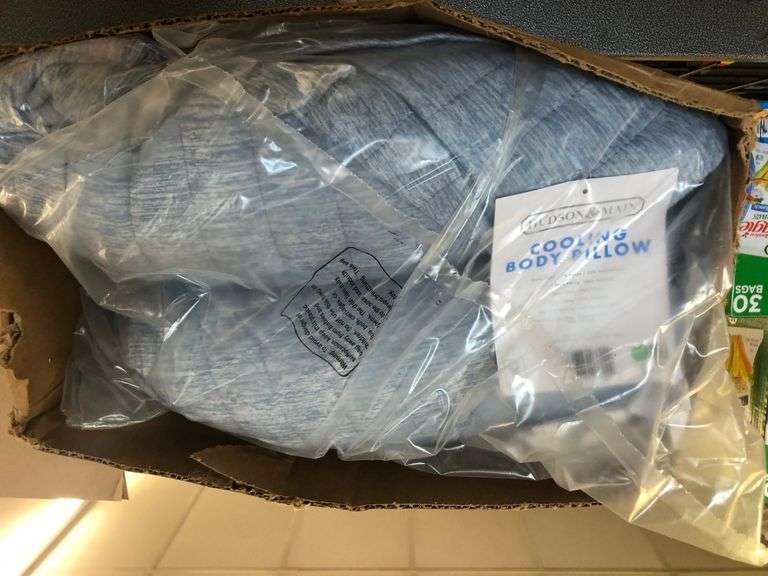 Hudson And Main Cooling Body Pillow