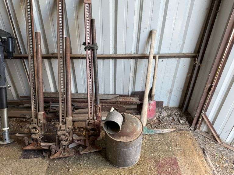 Hi Lift Jacks, Picks, Tools