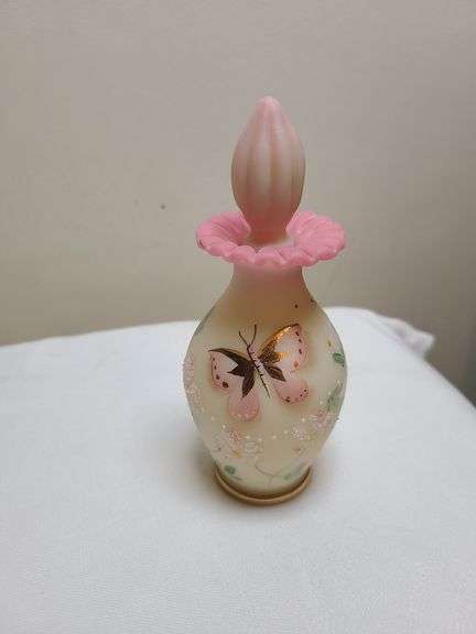 Burmese Fenton Vanity Set