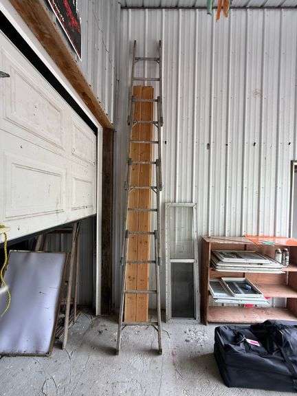 Wood Extending Ladder