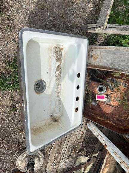 2) Sink Basins, Pedistal