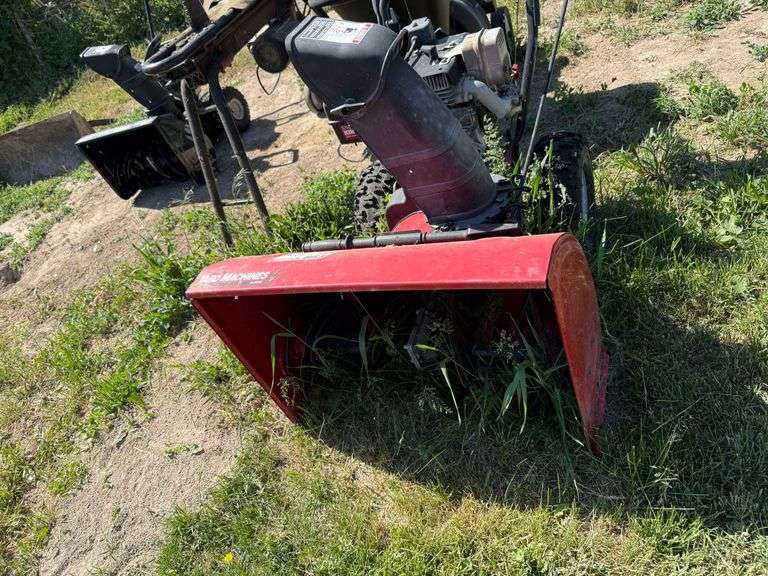 Yard Machines 10.0 HP 28" Snow Blower