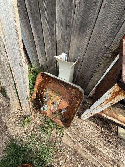 2) Sink Basins, Pedistal