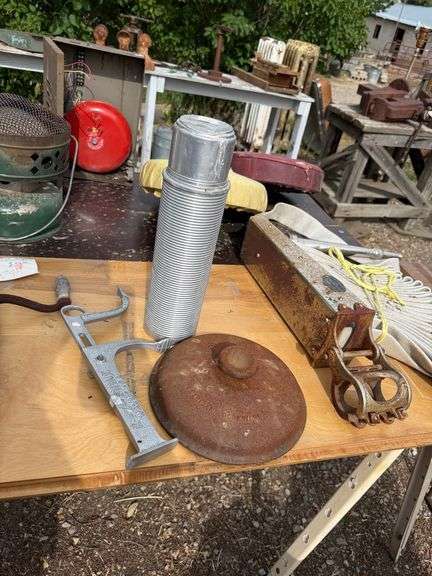 E-Z-Shine, Cast Iron Lid, Thermos Bottle