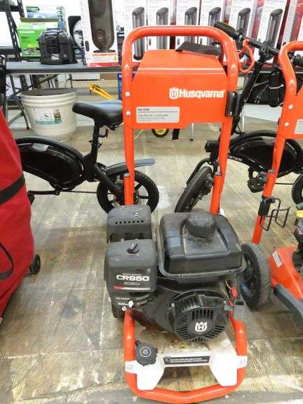 * Husqvarna Pressure Washer 3200