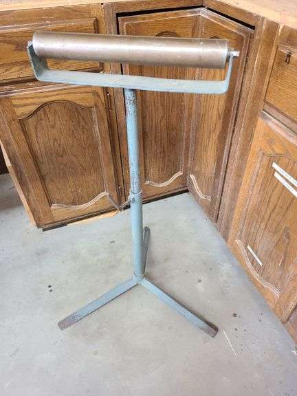 Material Roller Stand
