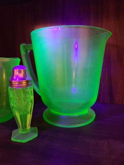 Green Uranium Depression Glass Salt and Pepper Shaker, Federal Glass Green Uranium Glass Syrup Pitcher/Green Depression Vaseline Glass Measuring Pitcher, Green Uranium Glass Pitcher