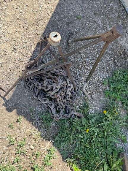 Metal Stands and Chains