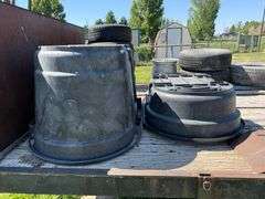 2) Rubbermaid 60 and 100 Gallon Stock Tanks