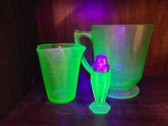 Green Uranium Depression Glass Salt and Pepper Shaker, Federal Glass Green Uranium Glass Syrup Pitcher/Green Depression Vaseline Glass Measuring Pitcher, Green Uranium Glass Pitcher