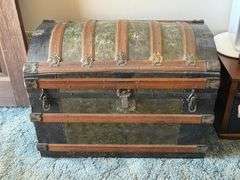 Camel Back Trunk with Tray