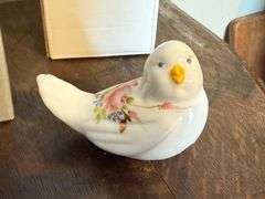 Fenton, Hen on Nest Cobalt Folk Art Collection, Fenton Hand Painted Labrador Dog, Fenton Art Glass H