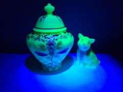Burmese Fenton Ginger Jar, Burmese Fenton Pig