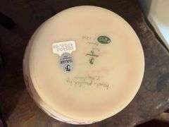 Fenton Burmese Large Queens Bird Vase Connoisseur Collection