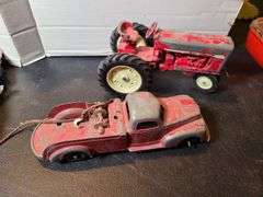 Hubley Kiddie Toy Tow Truck, Ertl International Harvester Diecast tractor