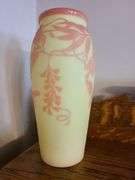 Fenton Uranium Kelsey Murphy Cameo "Wisteria Lane" Hummingbird Vase