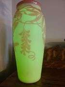 Fenton Uranium Kelsey Murphy Cameo "Wisteria Lane" Hummingbird Vase