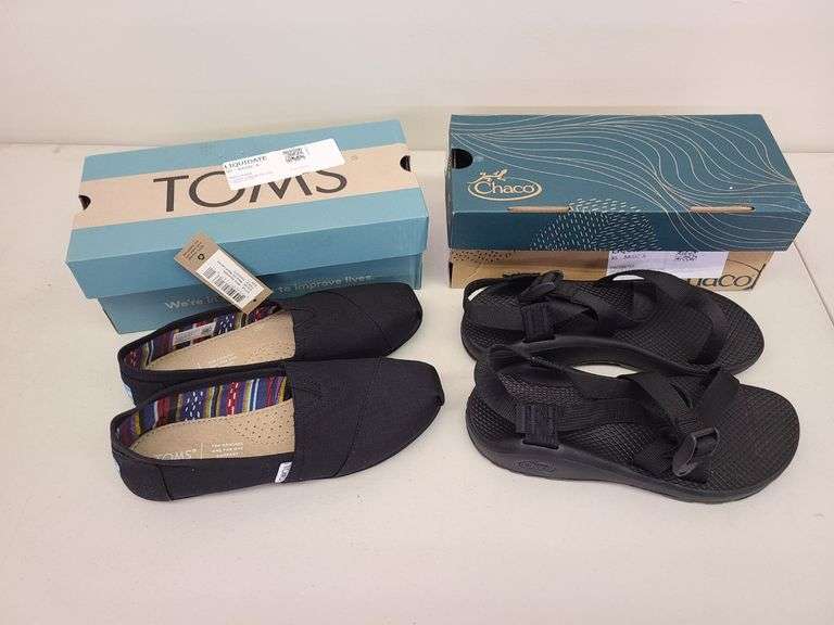 Toms Flats, Chaco Sandals