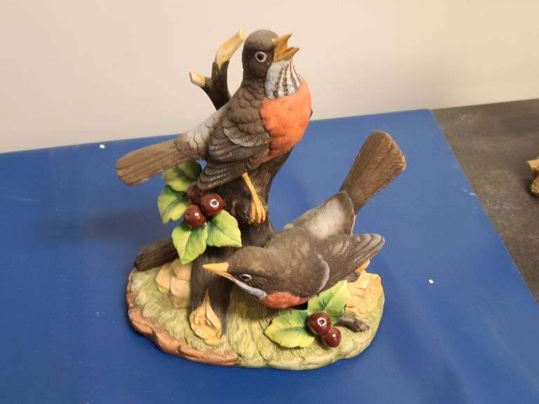 3) Robin Figurines