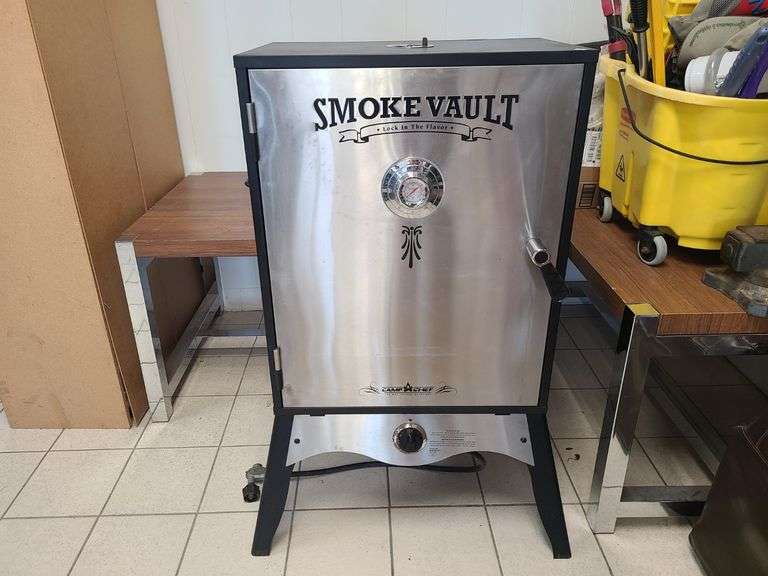 Camp Chef Smoke Vault with 3) Bags Chips