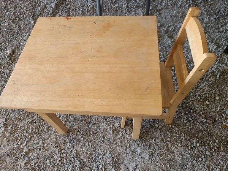 Children's Table 2) Chairs