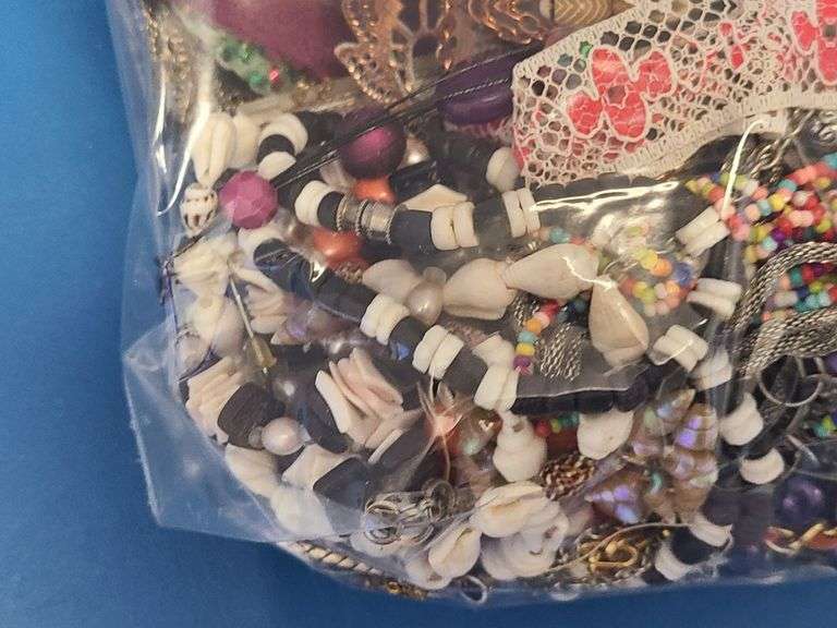Costume Jewelry: Necklaces, Bracelets, Earrings, Watches