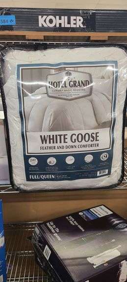 *White Goose Comforter, Bed Wedge Pillow