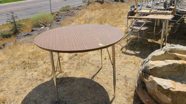 2) Desk and Round Table