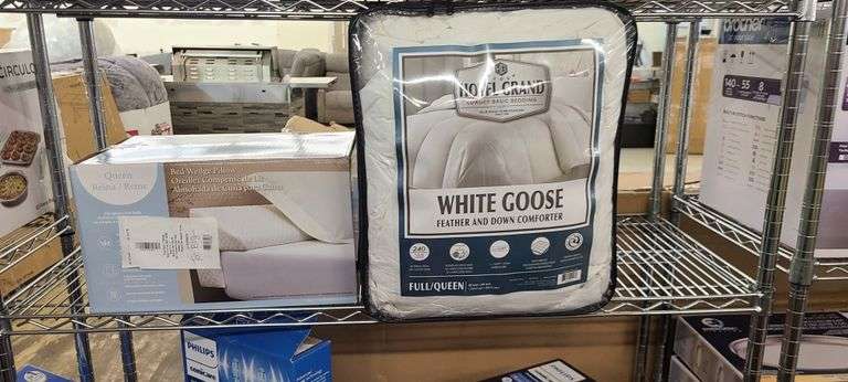 *White Goose Comforter, Bed Wedge Pillow