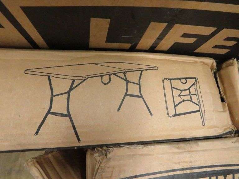 Lifetime Fold-In-Half Table