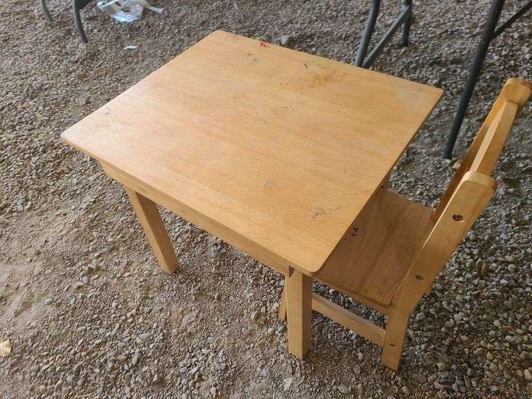 Children's Table 2) Chairs